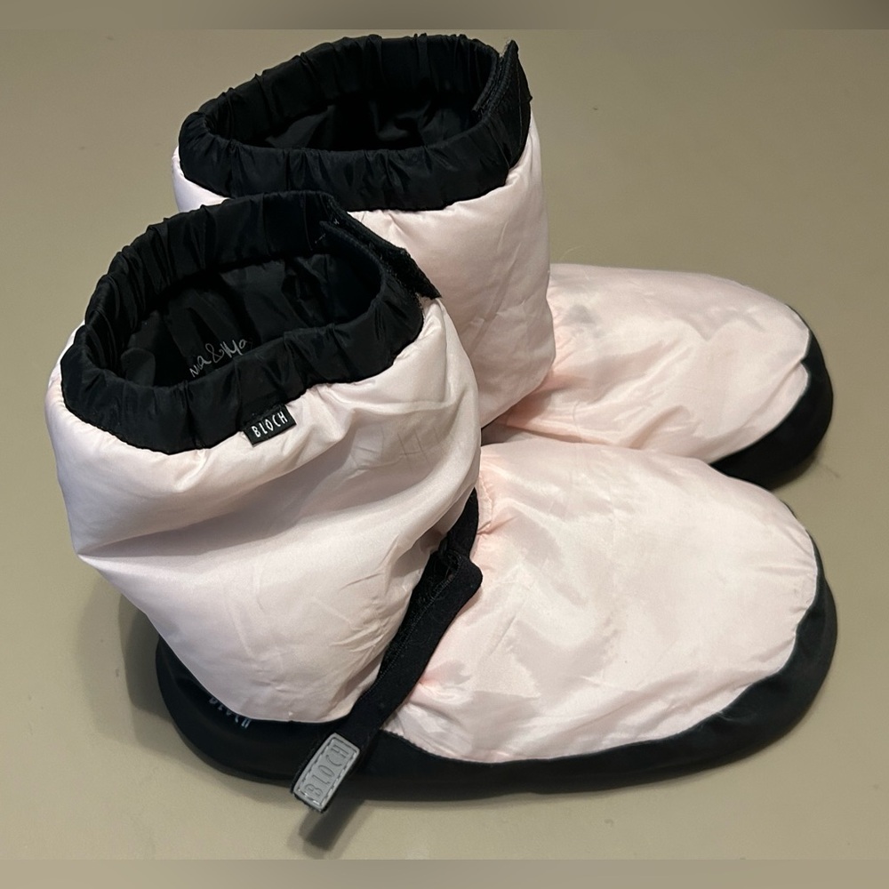 NWT Woman’s BLOCH Warm Up Bootie Dance Shoes
